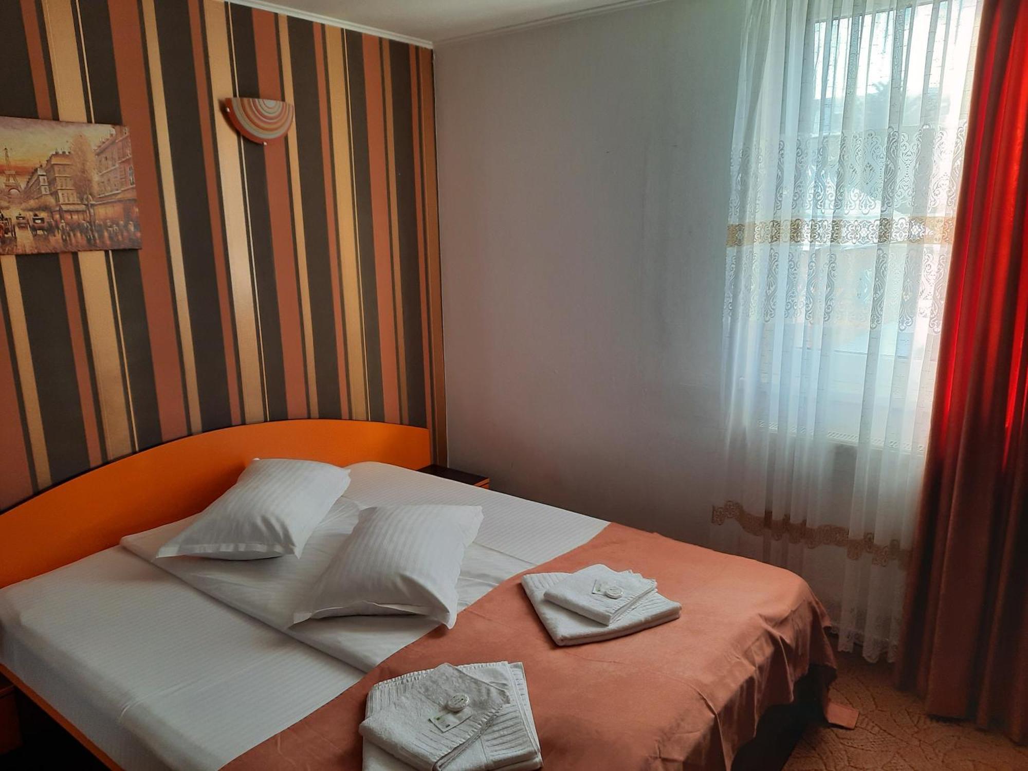 Pensiunea D&D Făgăraş Habitación foto